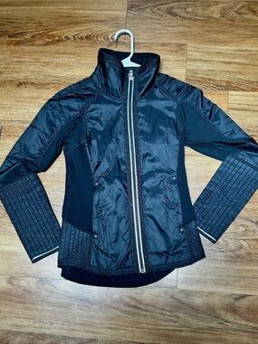 Lululemon Run Bundle Up Jacket Black size 4